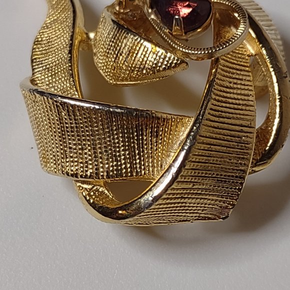 Gold Tone Asymmetrical Brooch With Purple Stone - Picture 4 of 14